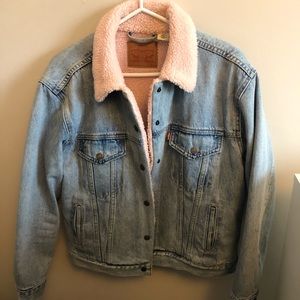 Levis Sherpa Jean Trucker jacket size large